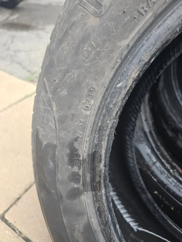 205/60/R16 motomaster awII all season tires full set image indicator(3)