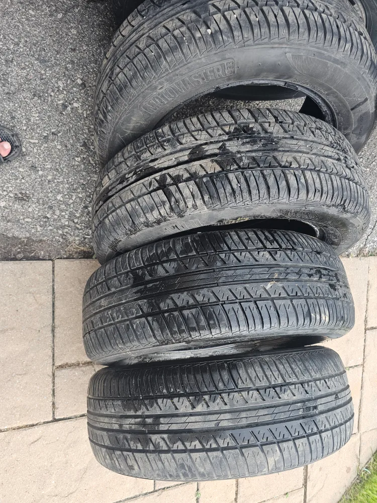 205/60/R16 motomaster awII all season tires full set image indicator(6)