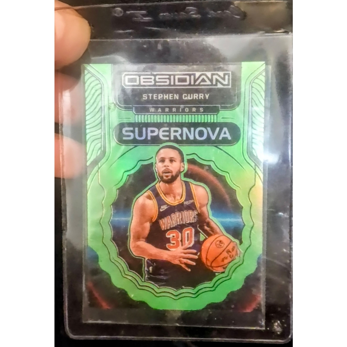 Obsidian Stephen Curry Electric Etch Green Flood Supernova Card