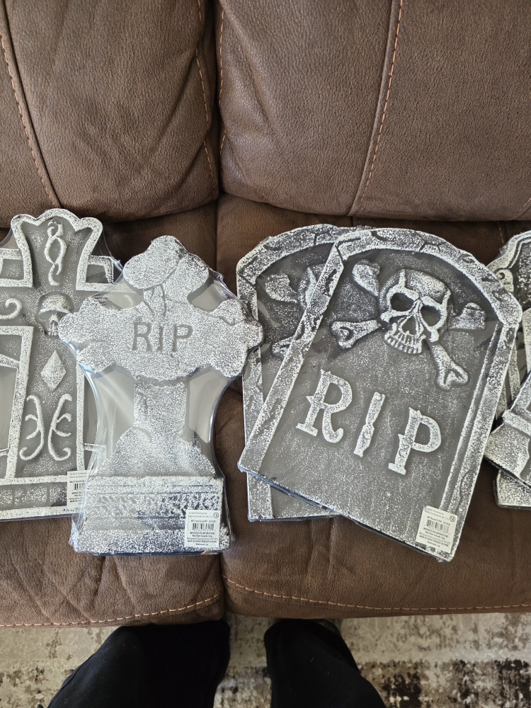 Halloween Tombstone & Skull Decorations - photo 2