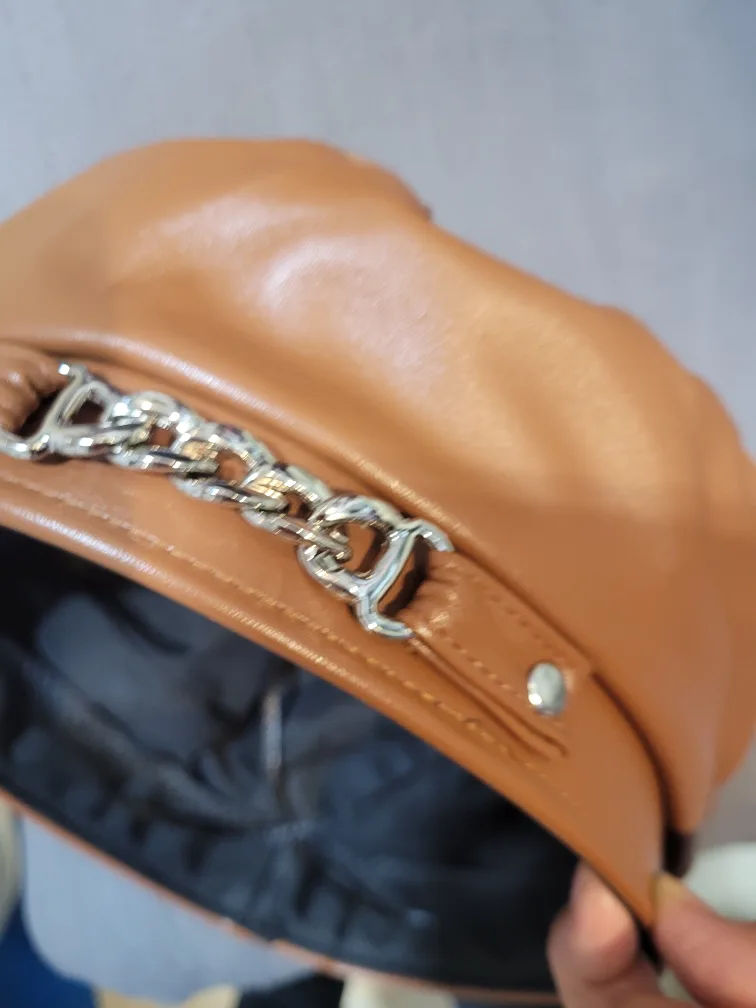 Brown Beret with Chain Detail image indicator(3)