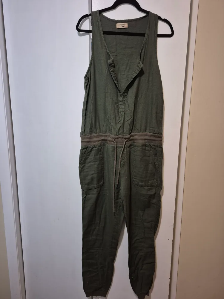 2 jumpsuit for 4$ image indicator(2)