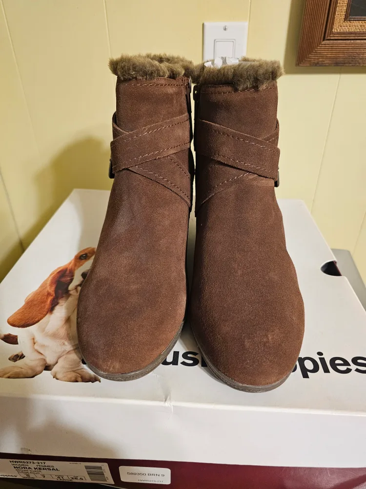Hush Puppies Nora Kersal Brown Suede Booties - Size 9 image indicator(2)