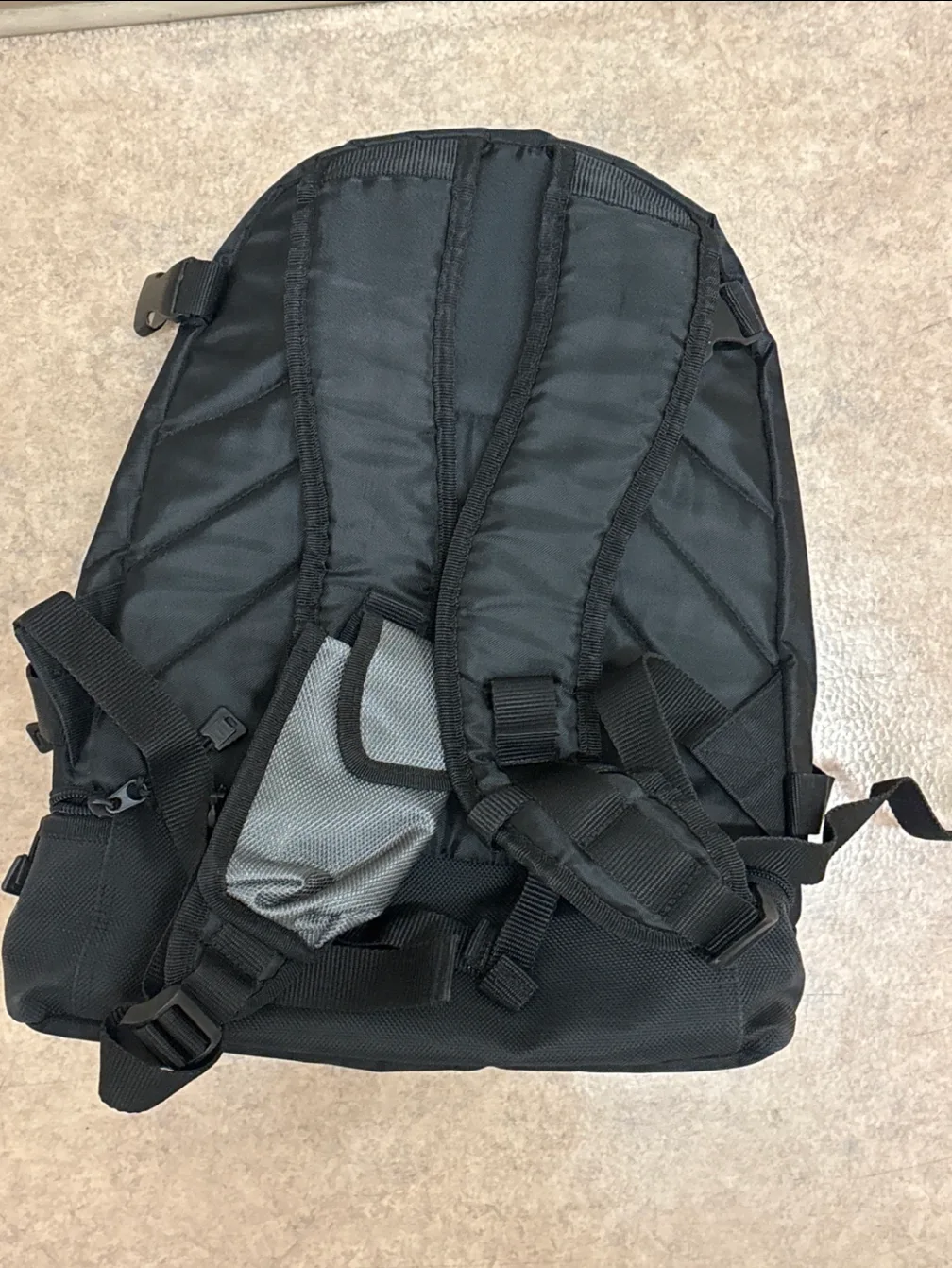 MAXX Backpack - Red & Black image indicator(2)