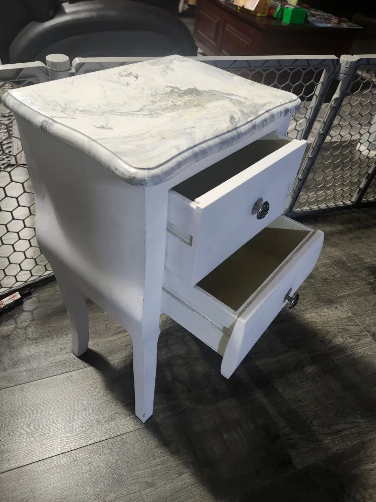 White Marble Top Side Table image indicator(3)