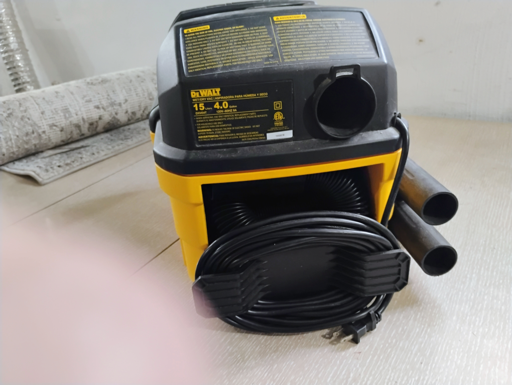 DEWALT DXV04T Portable 4 Gallon Wet/Dry Vacuum - photo 2