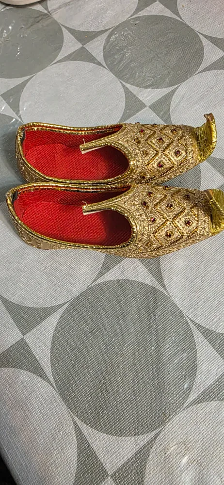 Gold Embroidered Ethnic Shoes image indicator(4)