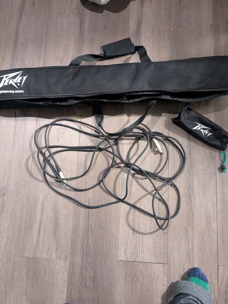 Peavey PV 100 Microphone with Stand - photo 3