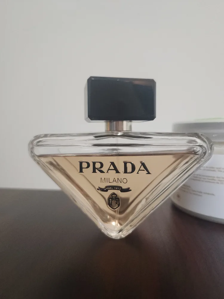 Prada Paradoxe Eau de Parfum thumbnail