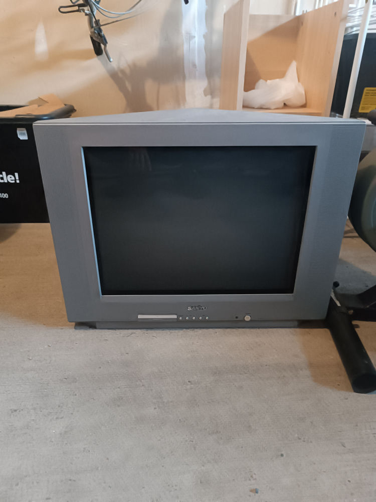 Sanyo CRT TV 🧡