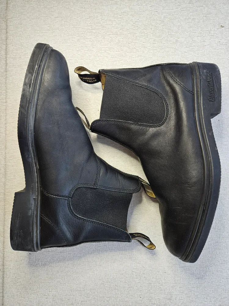 Blundstone Black Leather Chelsea Boots Size 6 thumbnail
