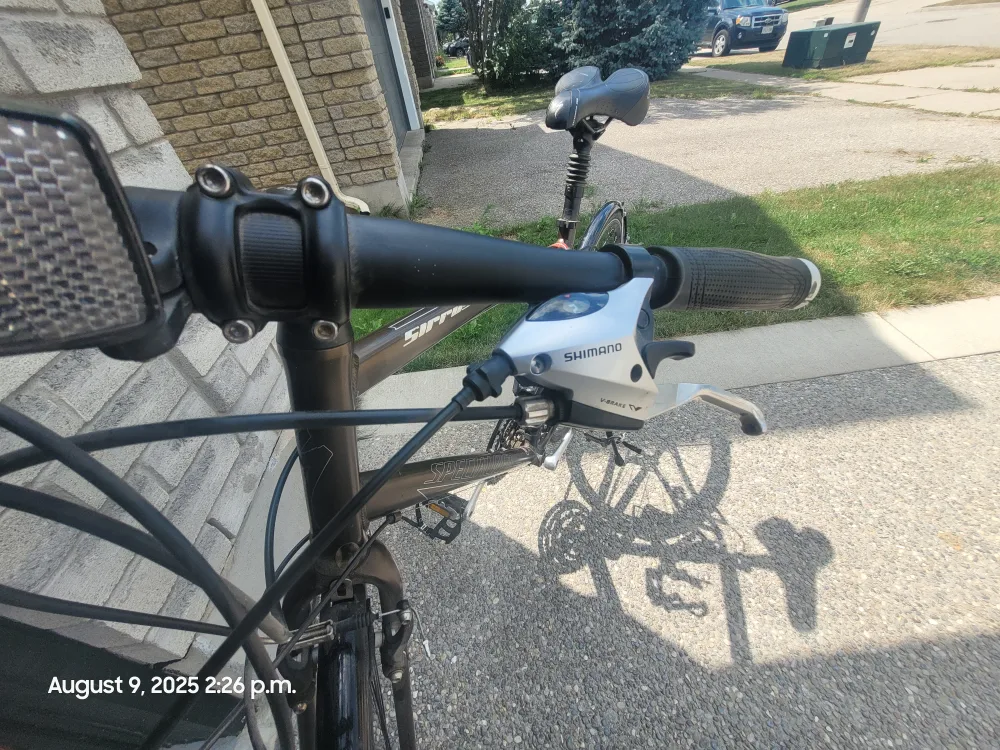 Specialized Sirrus Shimano 8-Speed Bike image indicator(3)