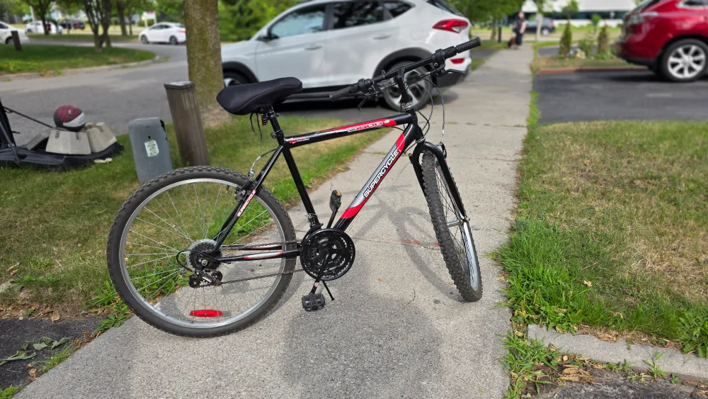 Supercycle Bike - Black/Red 26' image indicator(2)