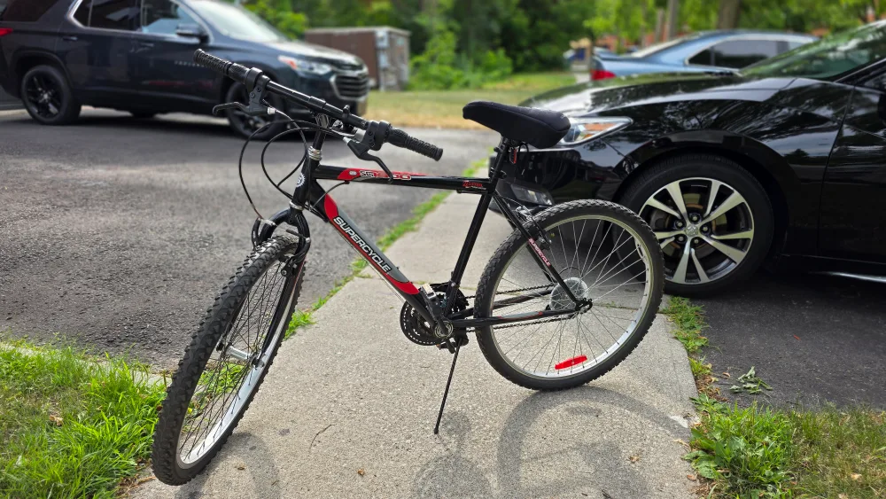 Supercycle Bike - Black/Red 26' image indicator(3)