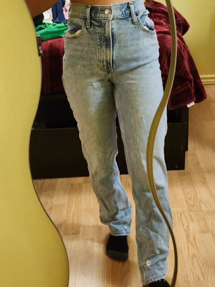 Light Wash High Waisted Jeans image indicator(2)