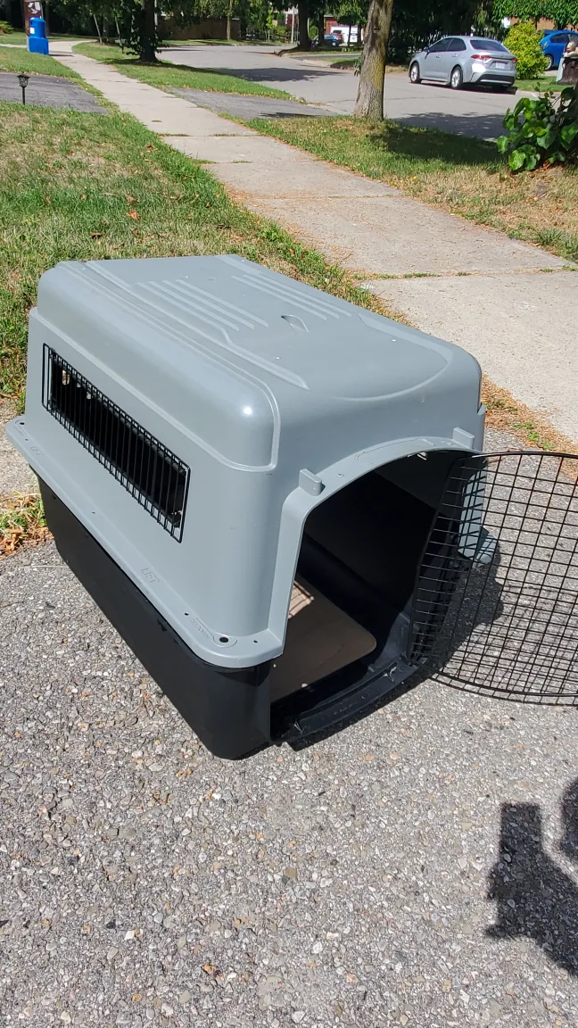 Vari-Kennel Ultra Grey & Black Dog Kennel thumbnail