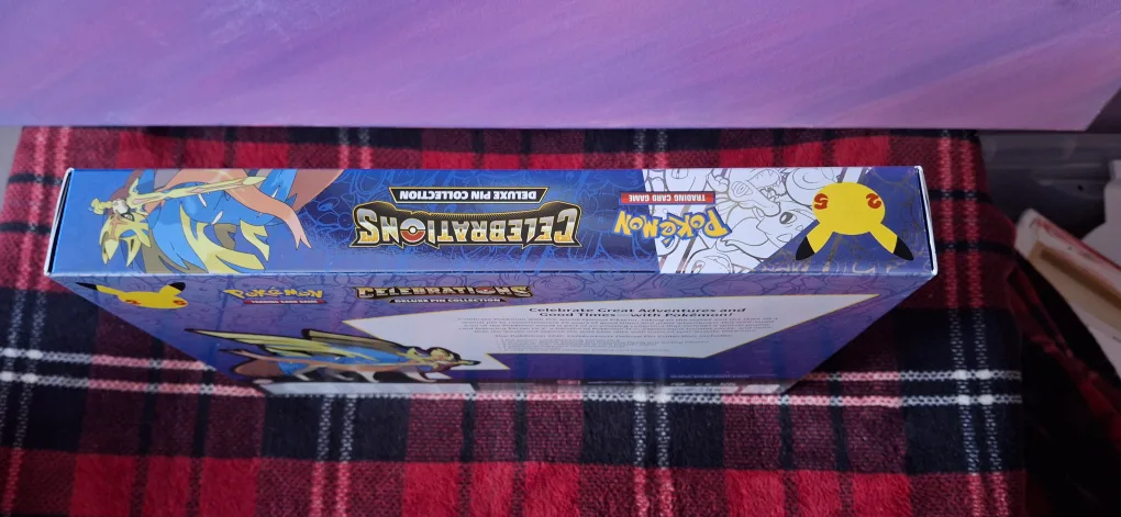 Pokémon TCG Celebrations Deluxe Pin Collection image indicator(3)