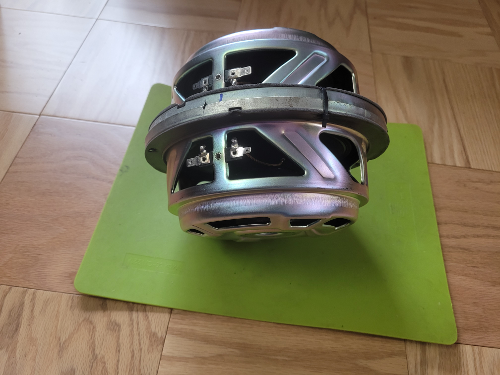 speakers 8 inches new condition