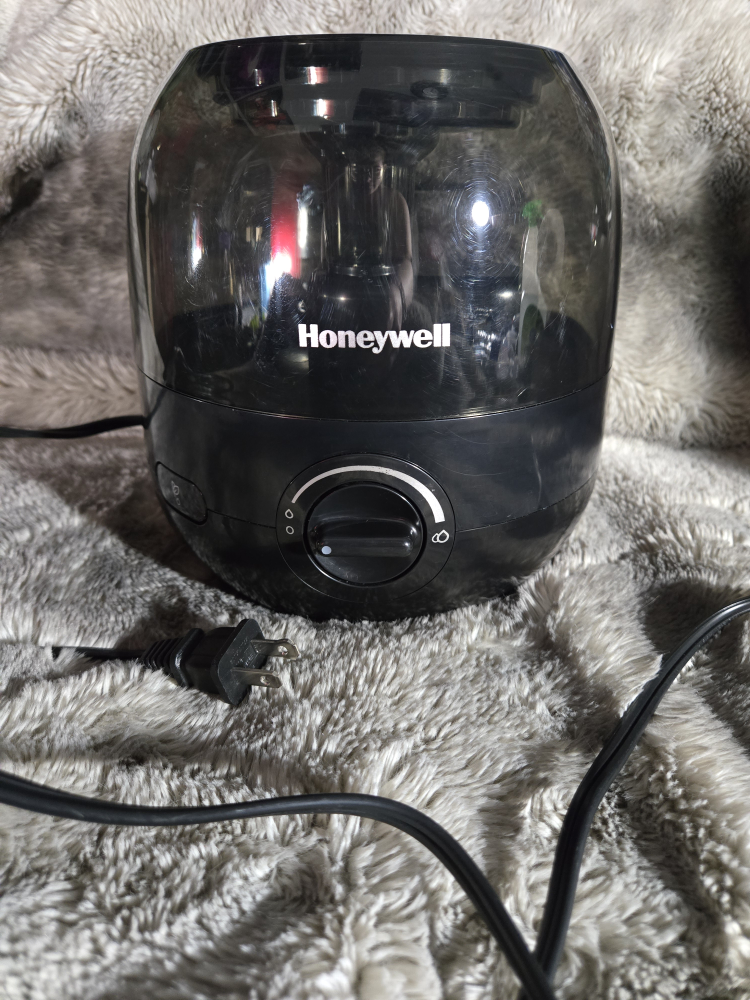 SOLD: Honeywell HUL525BC Cool Mist Humidifier