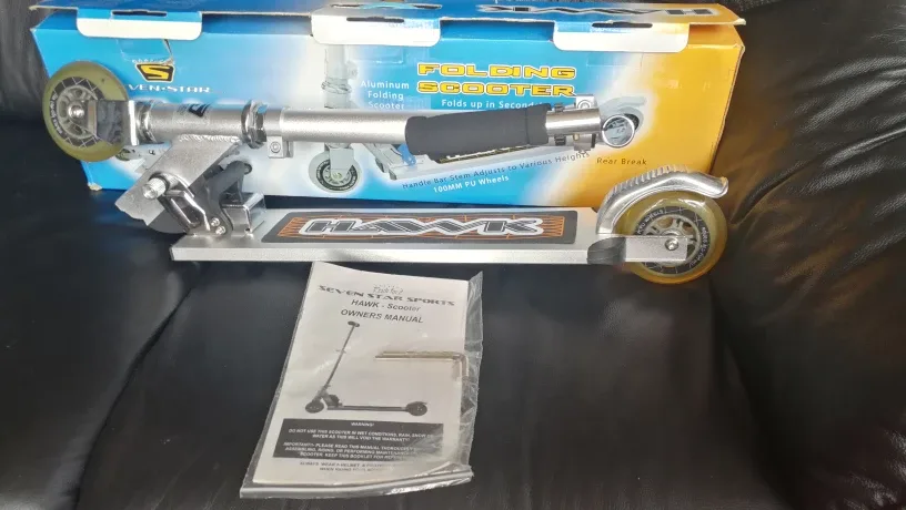 BNIB Folding Scooter image indicator(3)