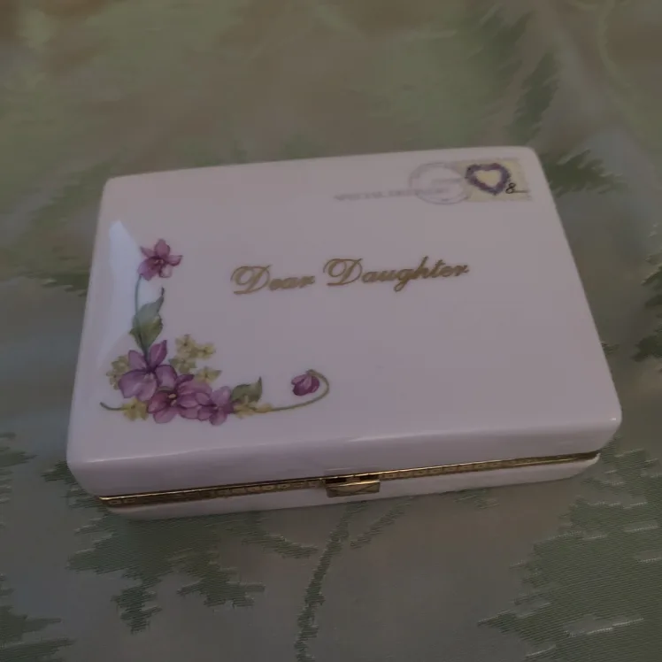 Dear Daughter Keepsake Box thumbnail