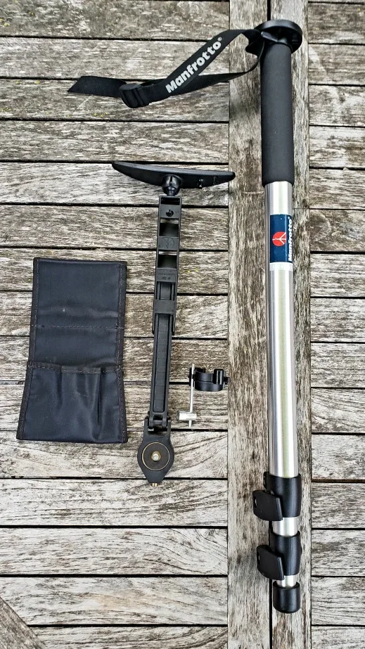 Manfrotto 679 monopod with 361 shoulder brace and belt pouch thumbnail