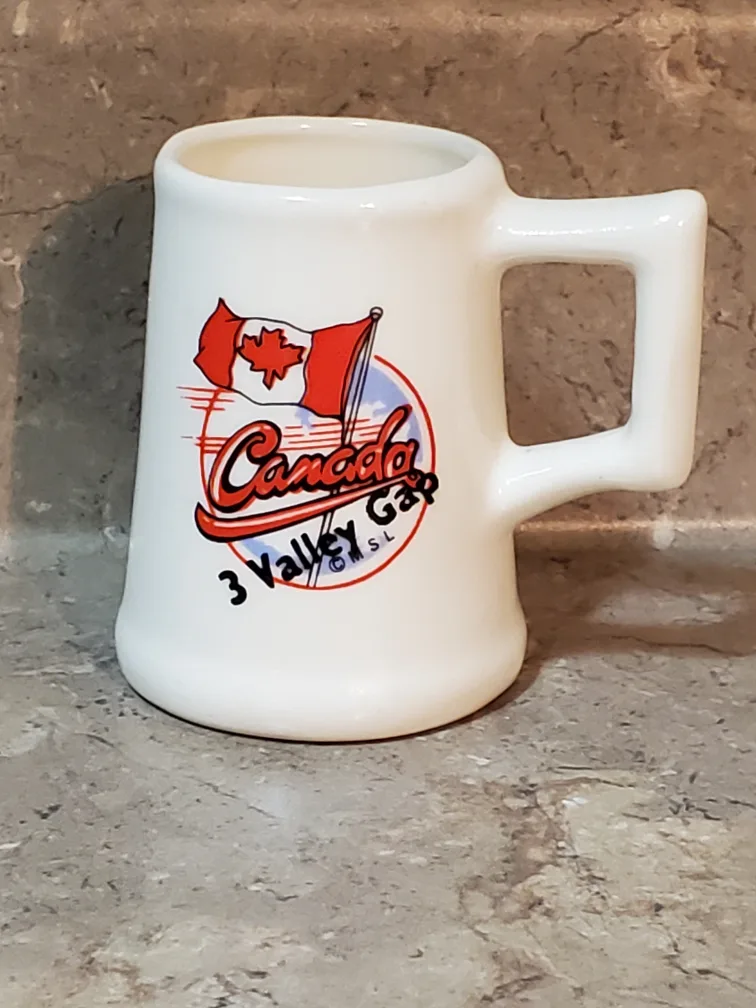 🧡 Canada 3 Valley Gap Mini Souvenir Mug thumbnail