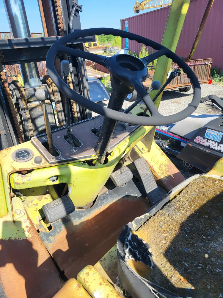 Clark Forklift - Used Condition image indicator(2)