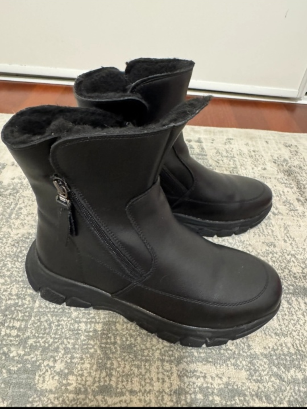 Black leather winter boots size 36