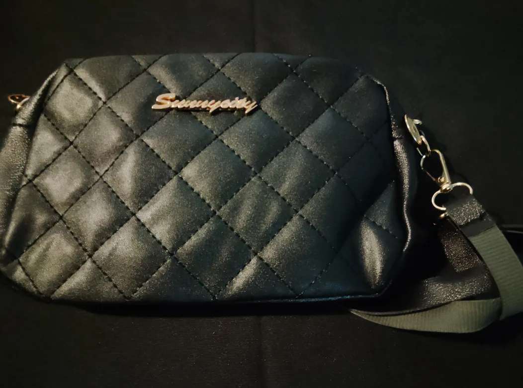 Sumuyooisy Black Quilted Crossbody Bag thumbnail