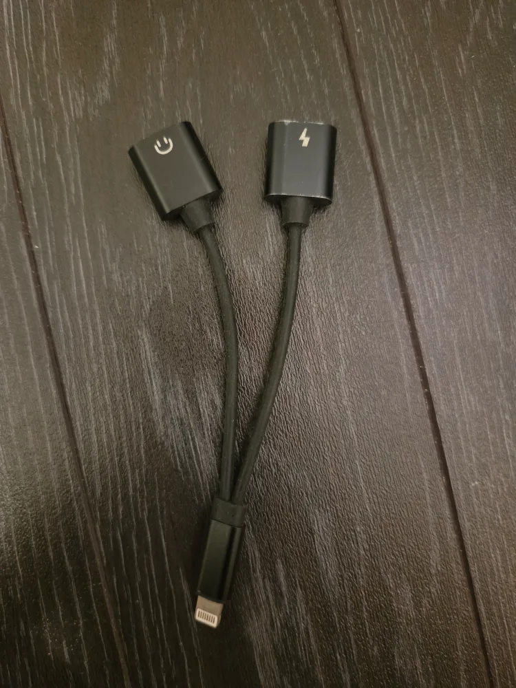 iPhone splitter Adapter thumbnail