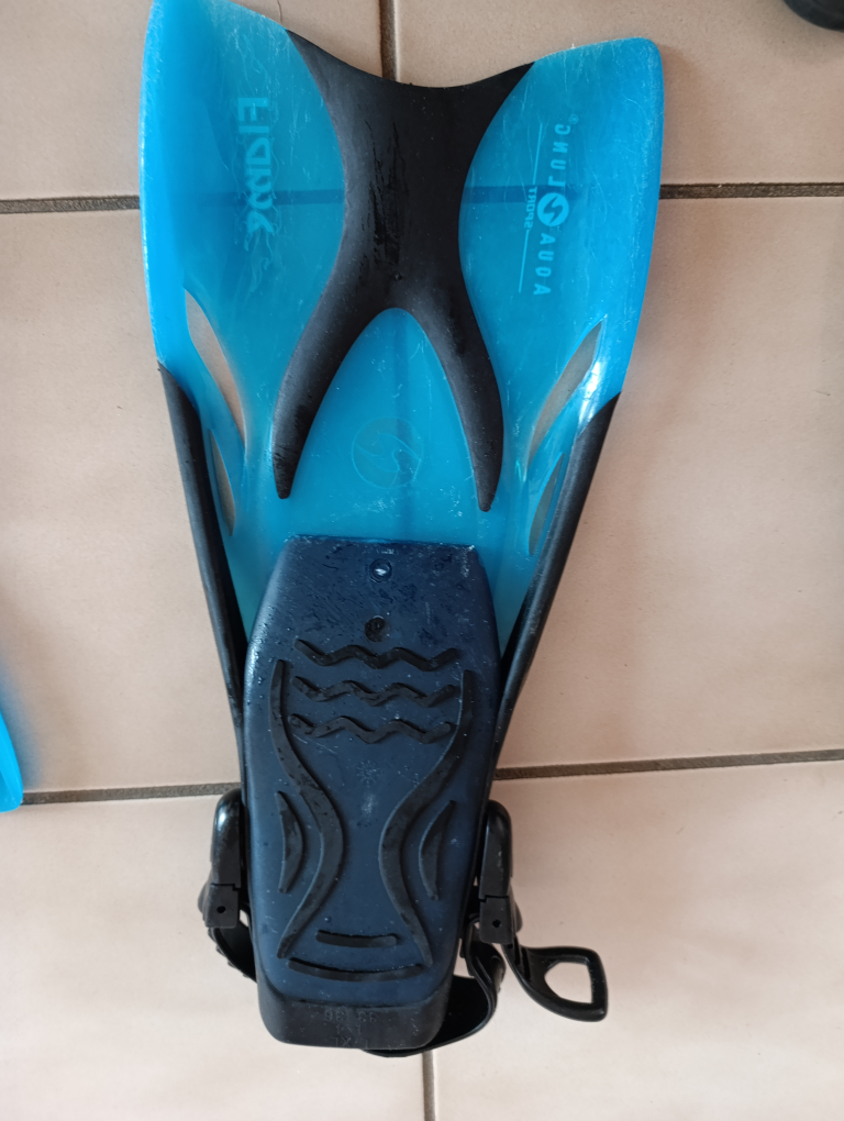 Kids Aqua Lung Snorkel Set with Fins (L/XL) - photo 3