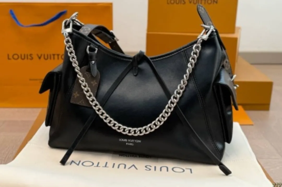 Louis Vuitton Black Leather Chain Bag thumbnail