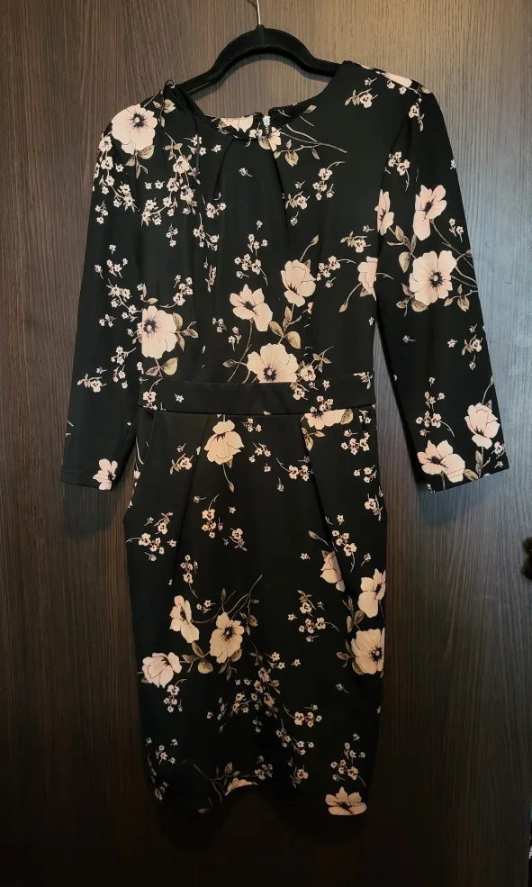 Suzy Shier Dress Size: Large thumbnail