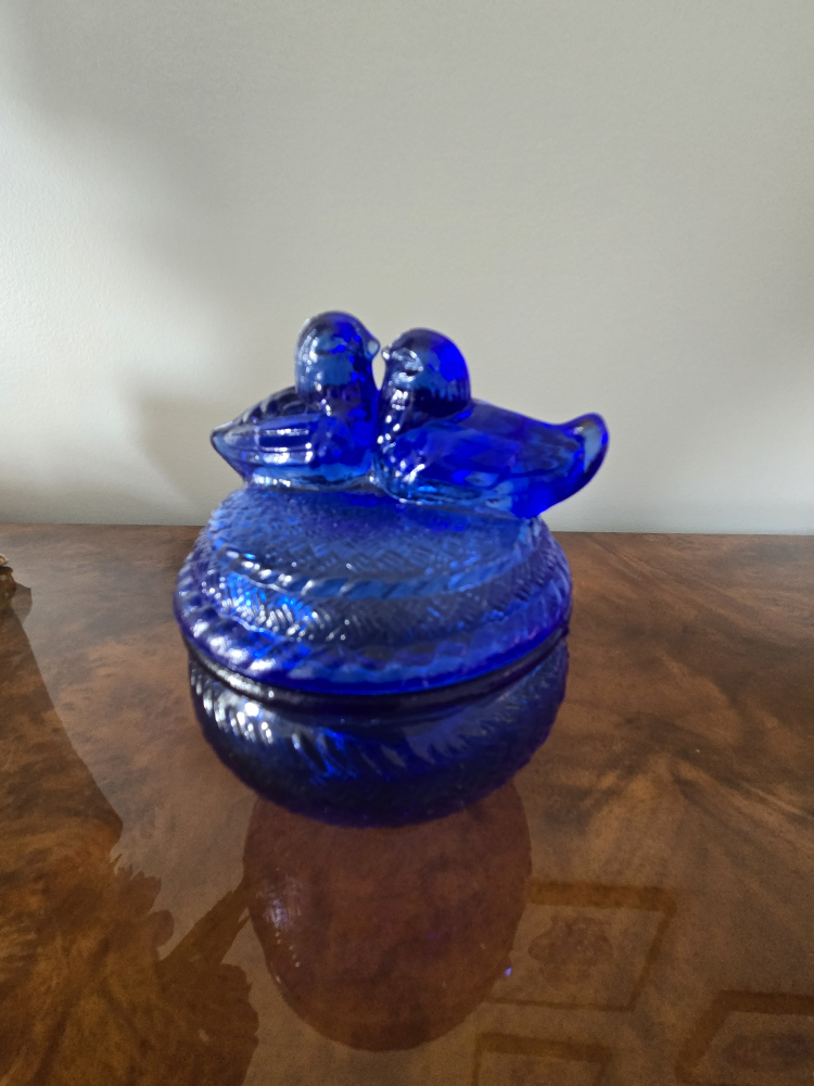 Vintage Glass Cobalt dish with kissing birds - photo 2