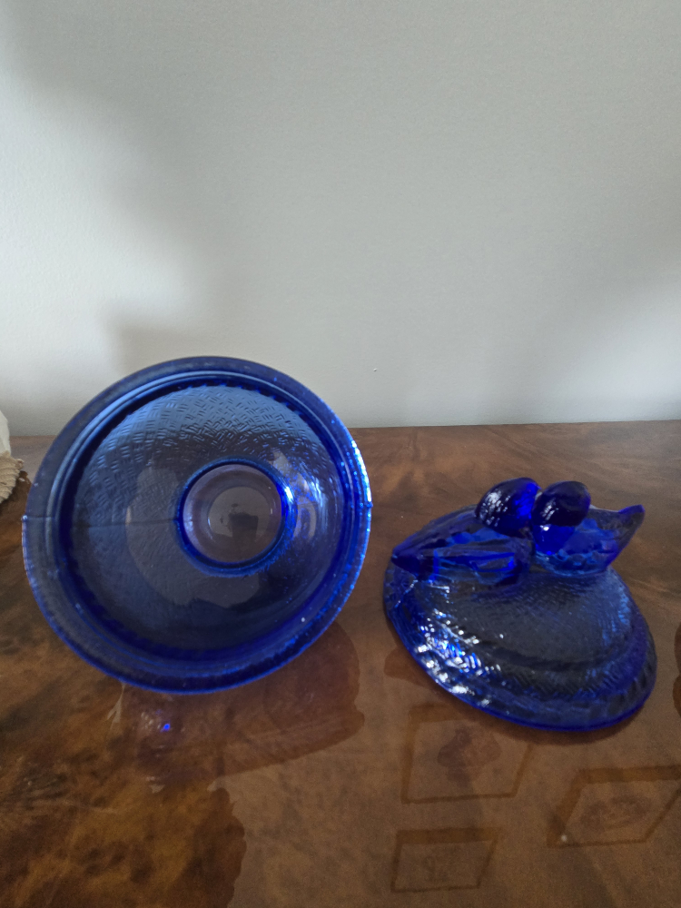 Vintage Glass Cobalt dish with kissing birds - photo 4