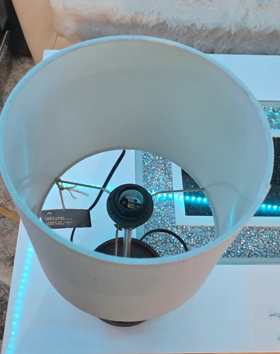 RH Table Lamp with AC Outlet image indicator(2)