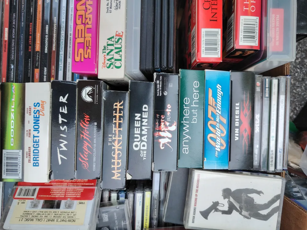 VHS Tapes - Movies - Assorted Titles image indicator(2)