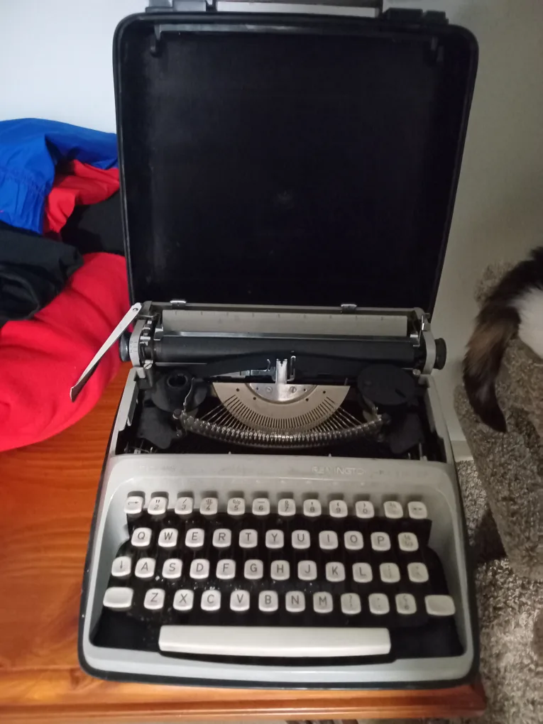 Remington premier typewriter🧡 thumbnail