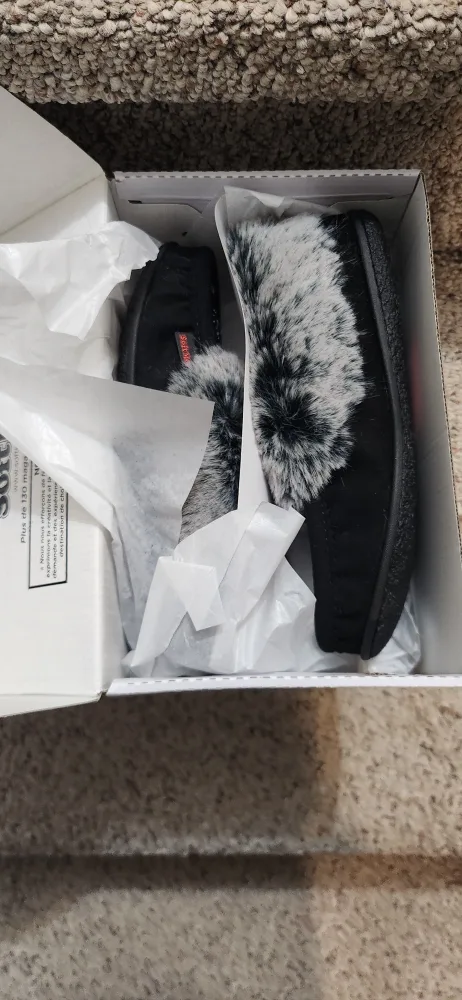 SoftMoc Black Slippers - Size 9 image indicator(4)