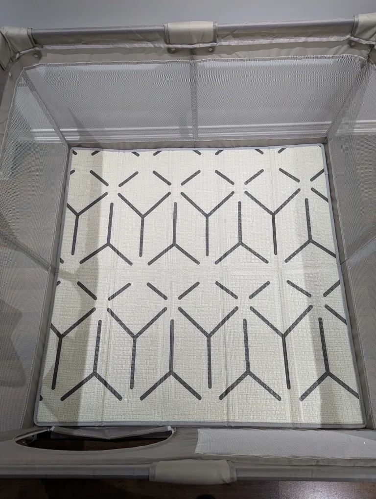 Baby Playpen with Mat - 47x47x27 inches image indicator(2)