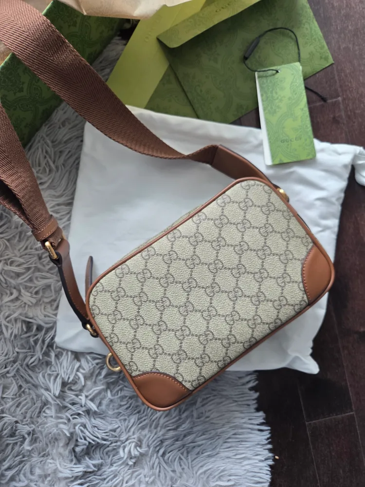 GUCCI GG Emblem Super Mini Beige/Dark Brown Crossbody Used thumbnail