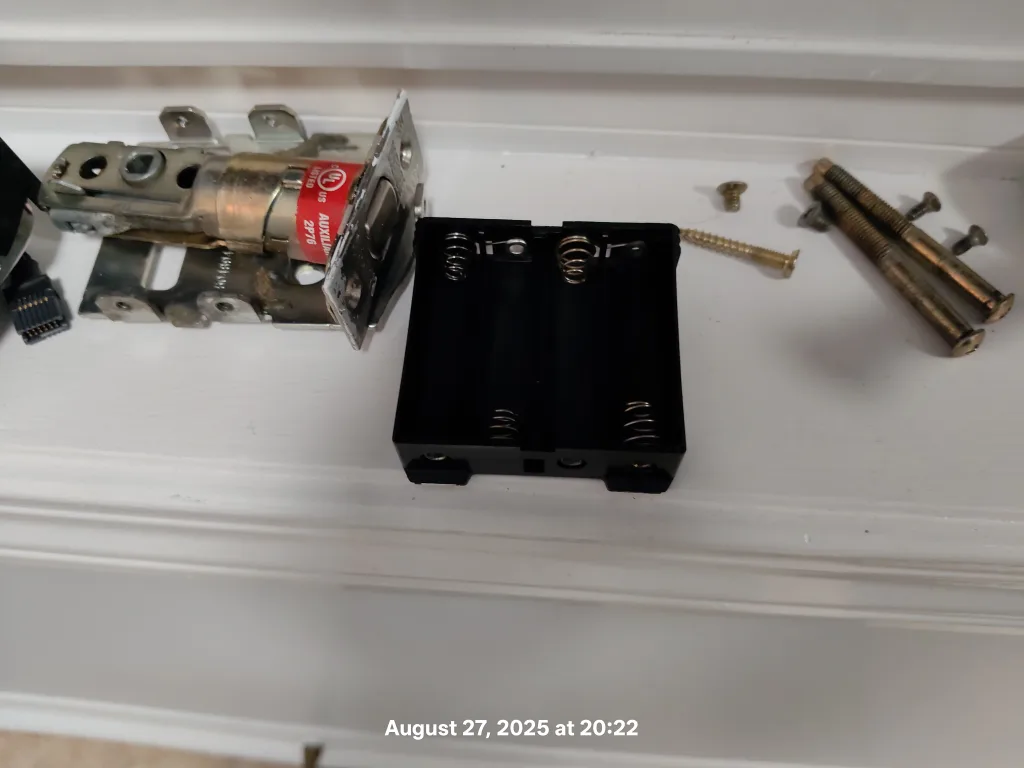 Weiser lock main gate image indicator(4)