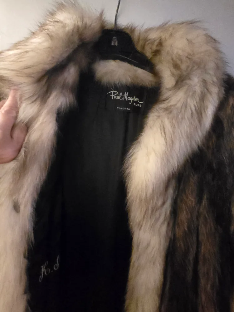 Paul Magder Furs Toronto Fur Coat image indicator(5)