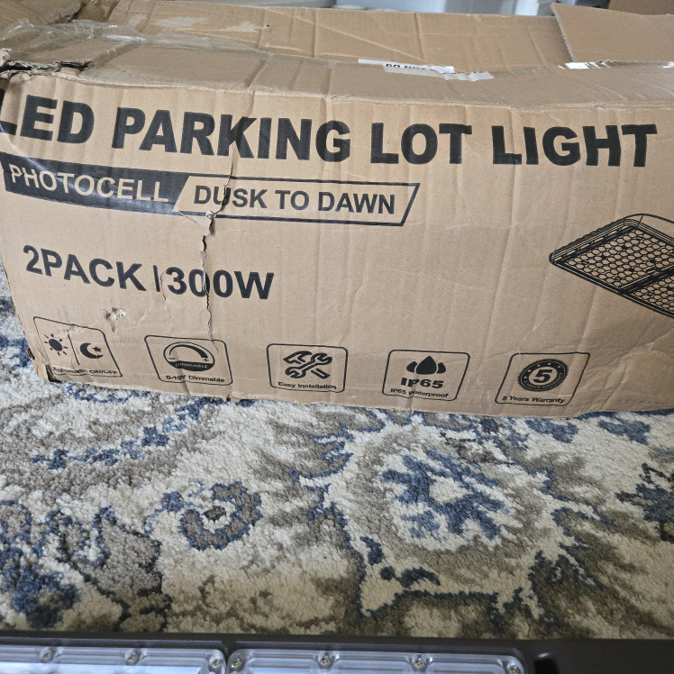 LED Parking Lot Lights – 300W, 2-Pack, Dusk to Dawn - photo 3