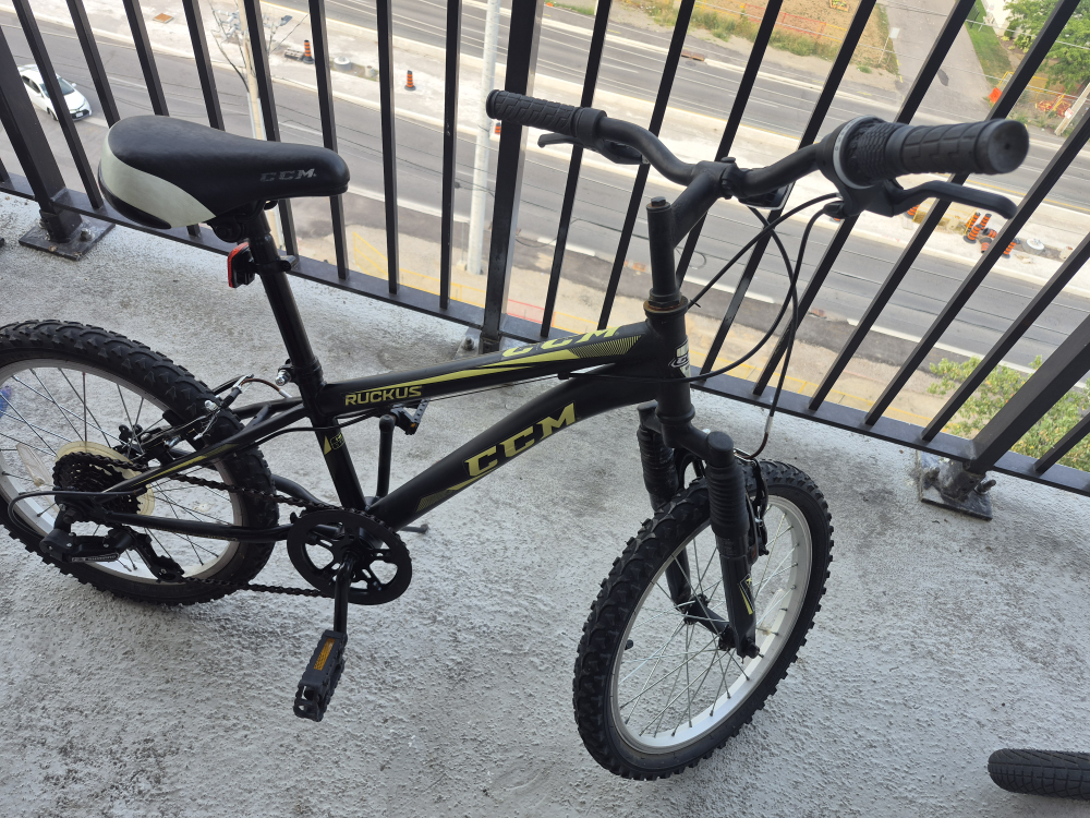 CCM Ruckus Kids' Bike - photo 2