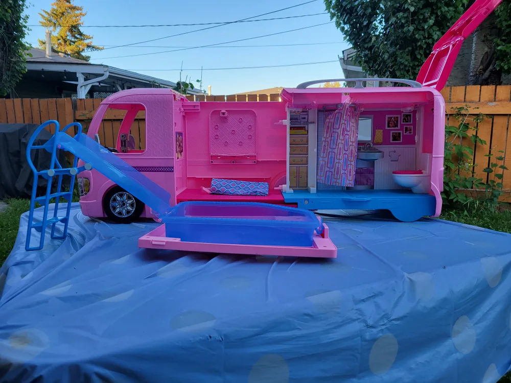 Barbie camper image indicator(7)