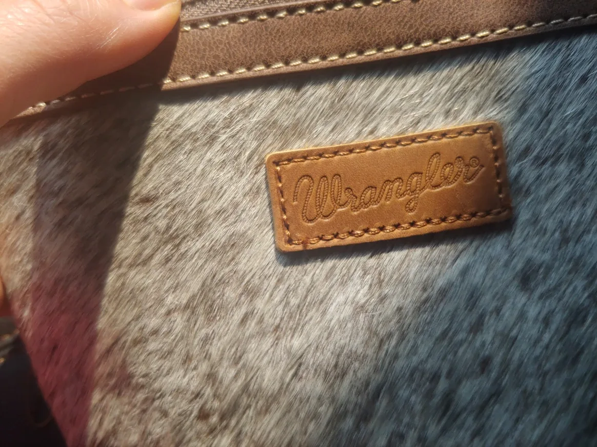 Wrangler Cowhide & Floral Embossed Bag image indicator(3)