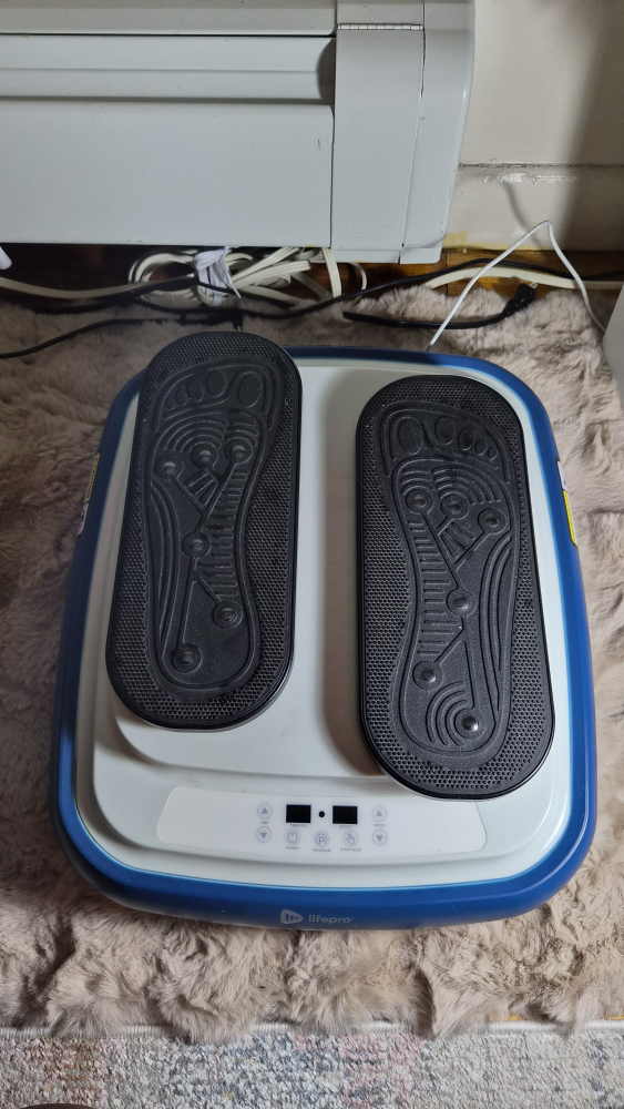LifePro Vibration Plate Exercise Machine - photo 2