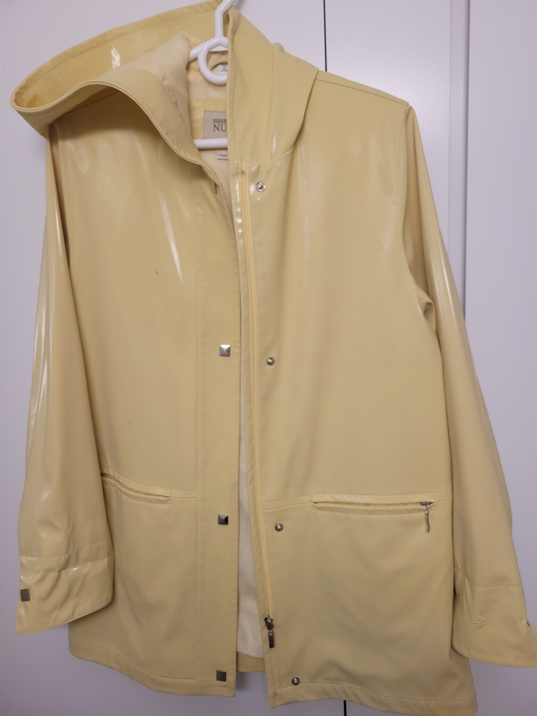 NÜ Yellow Raincoat